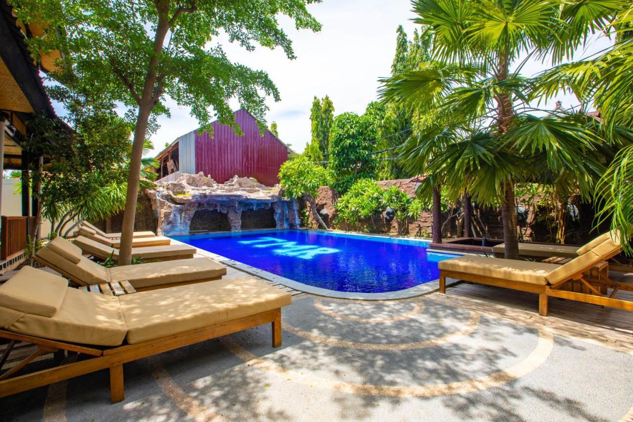 Gili Sands Hotel & Bar Gili Trawangan Exterior photo